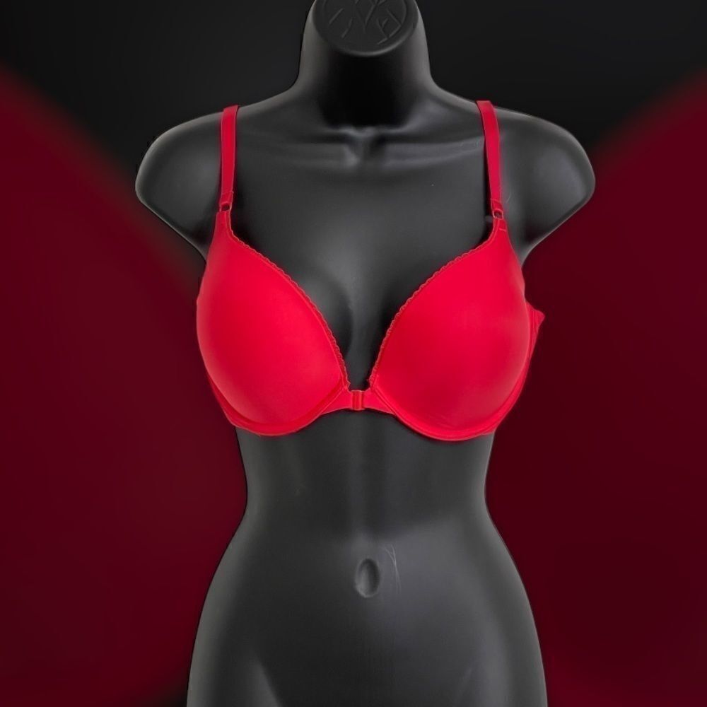 NWOT Victoria’s Secret Racerback Front Close Bra